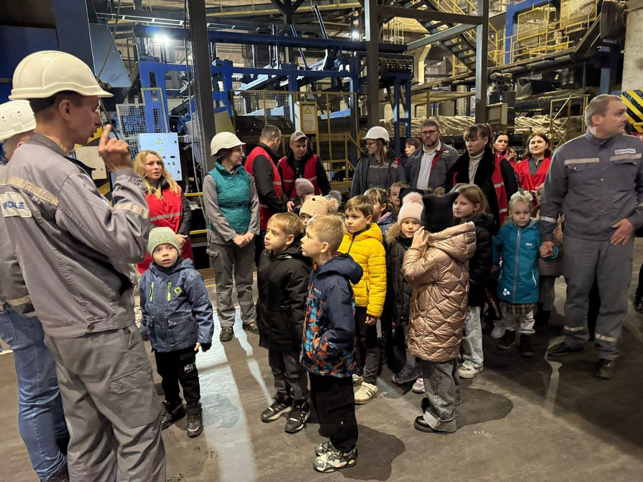 Святий Миколай завітав на завод SWEETONDALE 