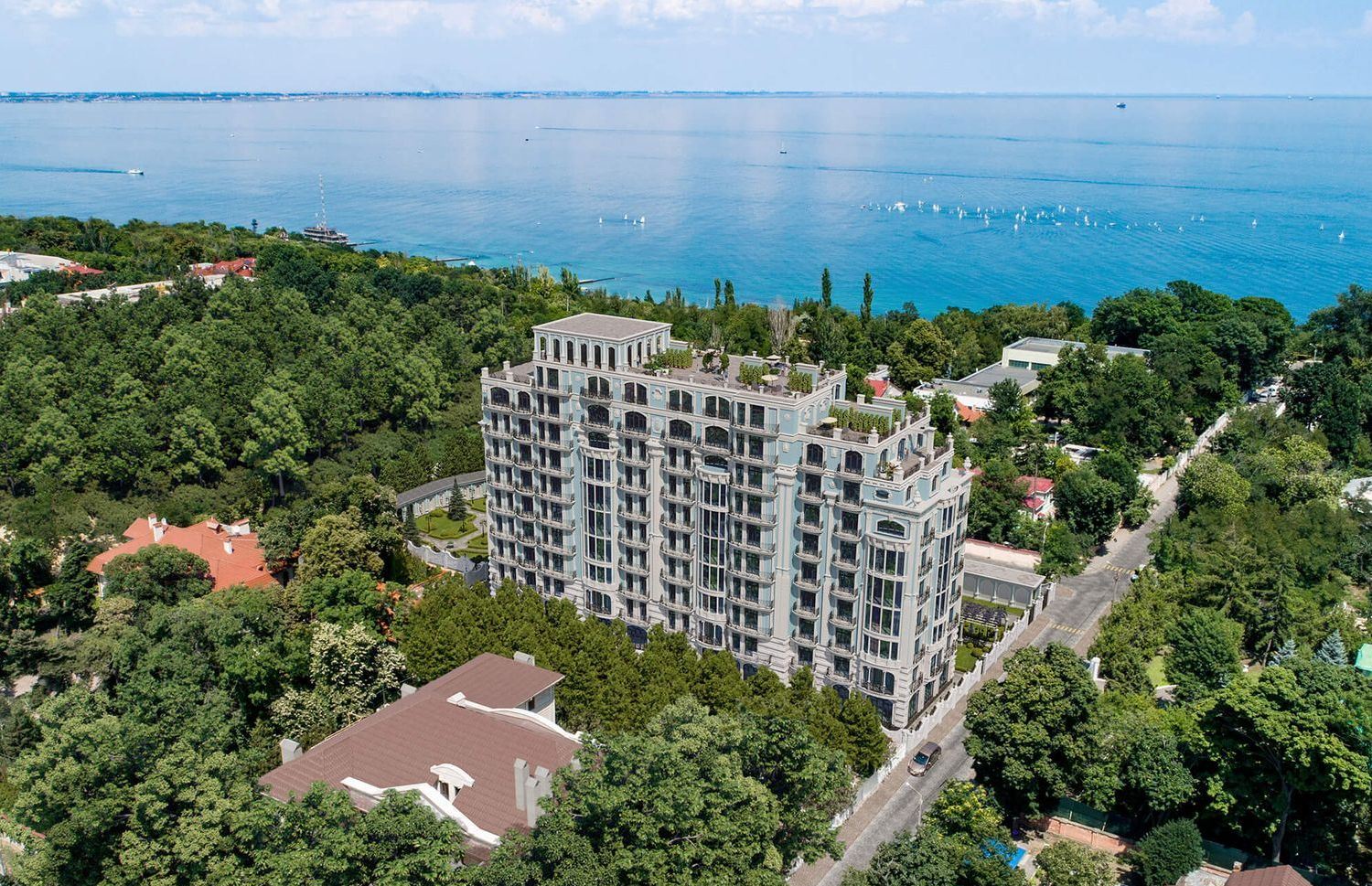 Клубний будинок Biarritz